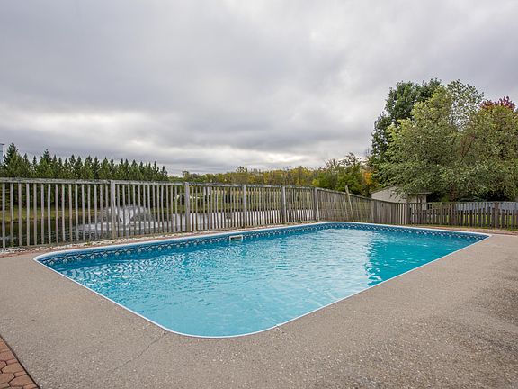 2nd image of 2252 Ziner Cir N