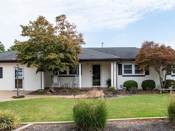 2008 Absalom Dr, Virginia Beach, VA 23451