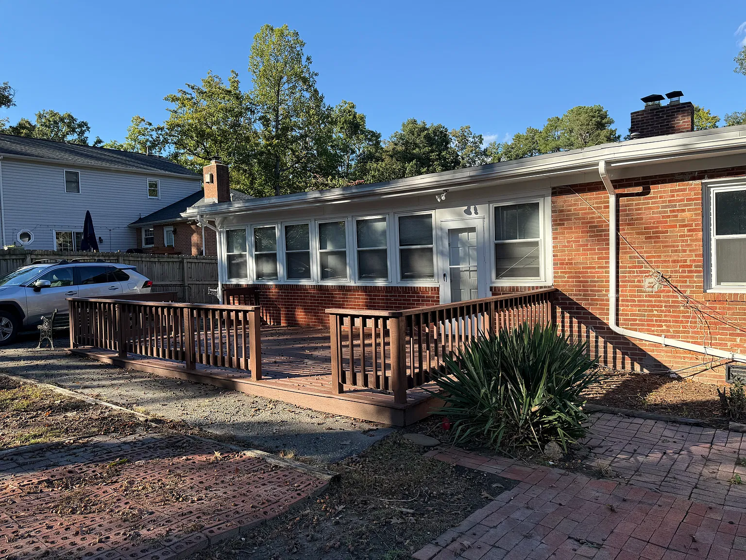 3 bed, 1.5 bath, 1800 sqft, $2,600 — Photo 2