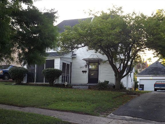 3rd image of 1920 Burroughs Dr