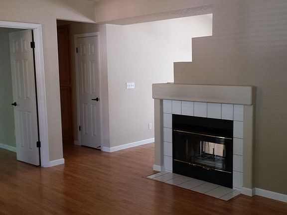 3rd image of 3436 Tea Rose Dr