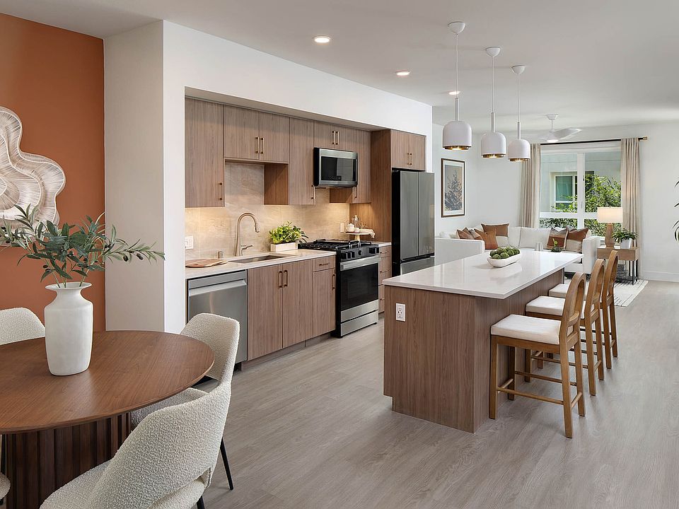 Gourmet kitchen islands