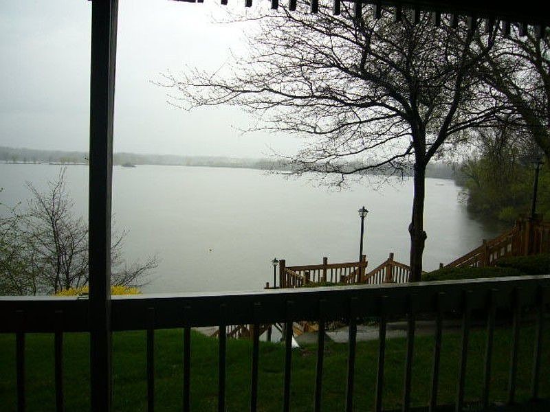 1st image of 873 Cliffs Dr APT 106-B