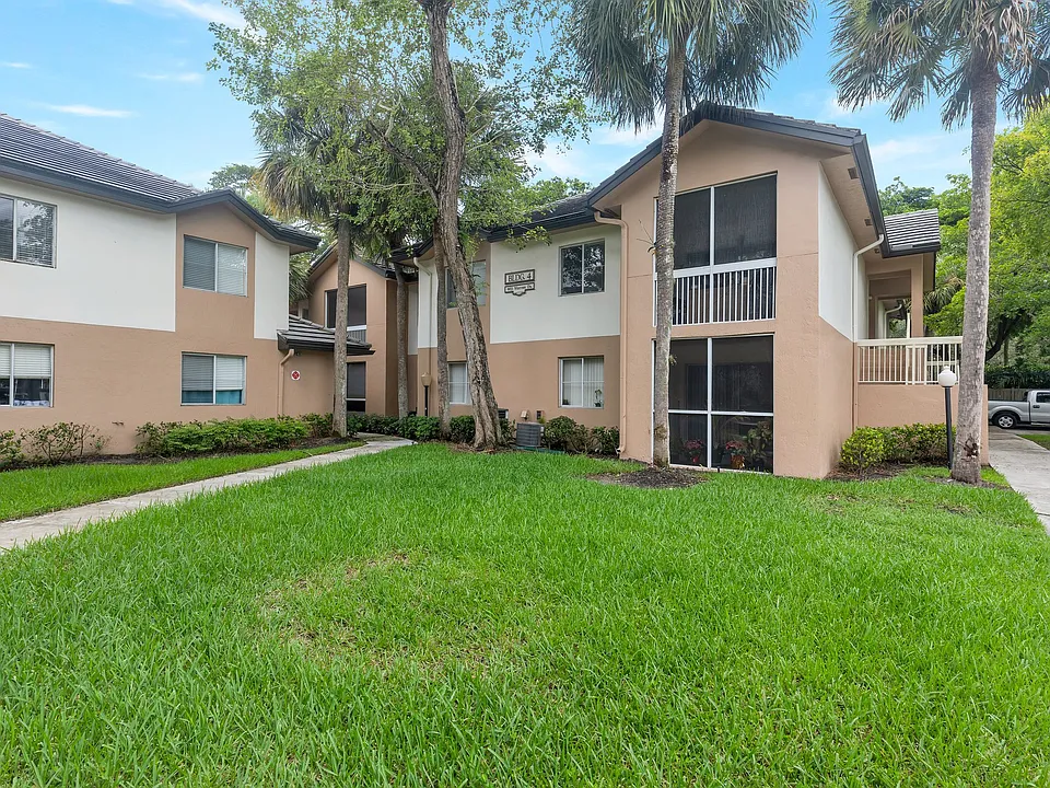 9933 Westview Dr #423