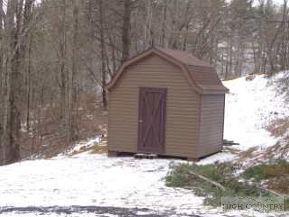 5th image of 807 Quail Hollow Road