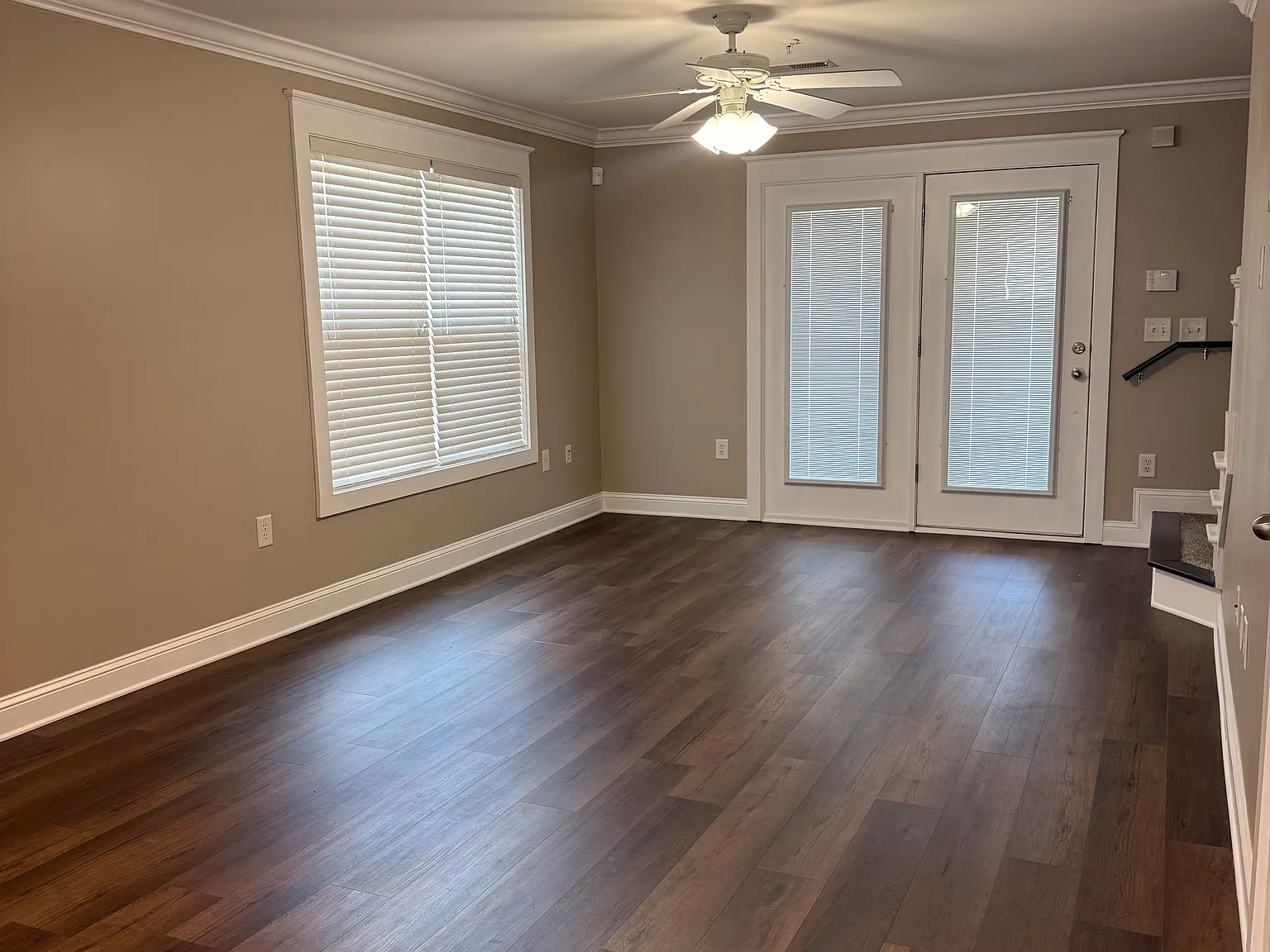 2 bed, 2.5 bath, 1168 sqft, $1,600 — Photo 1