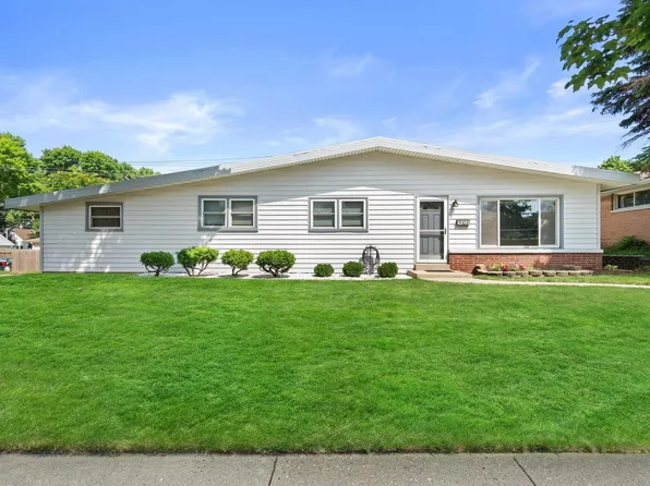 9414 W Oklahoma AVENUE, West Allis, WI 53227