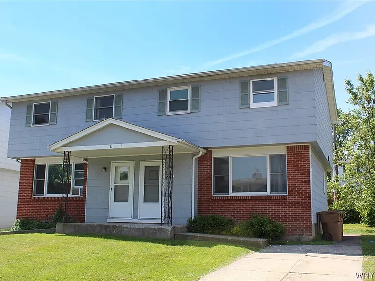 11 Lemans Dr #W — Photo 1
