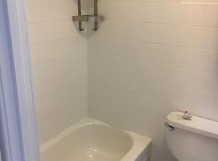 6818 64th St, Ridgewood, NY 11385