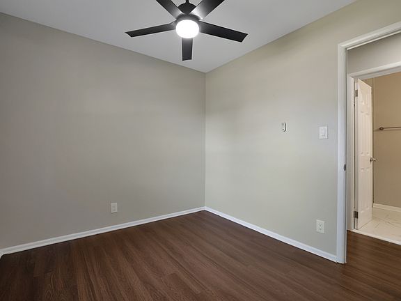 4th image of 419 Waverly Ave