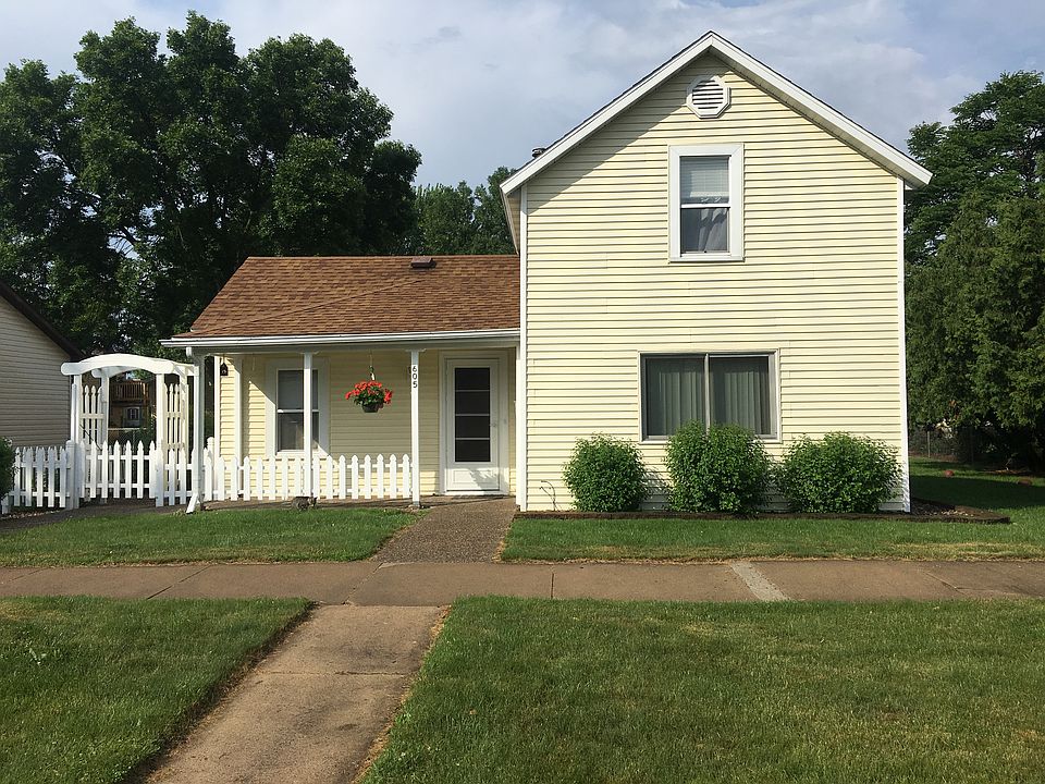 North Prairie View 1 of 3