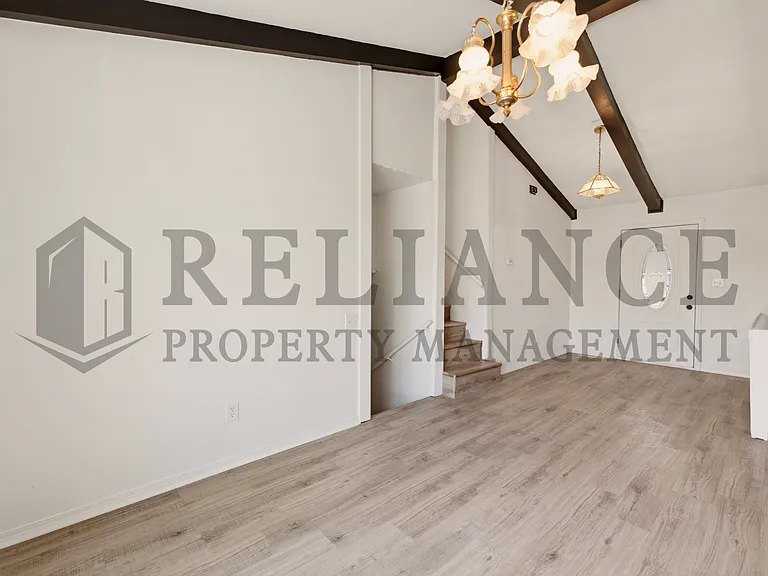 322 S Jonathan St — Photo 24
