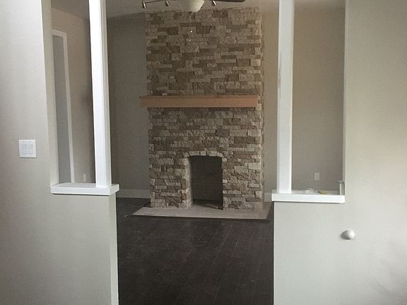 Entranceway to Living Room