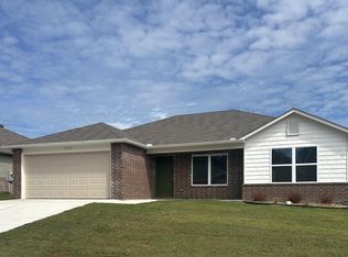 1455 Meadows Dr, Benton, AR 72019