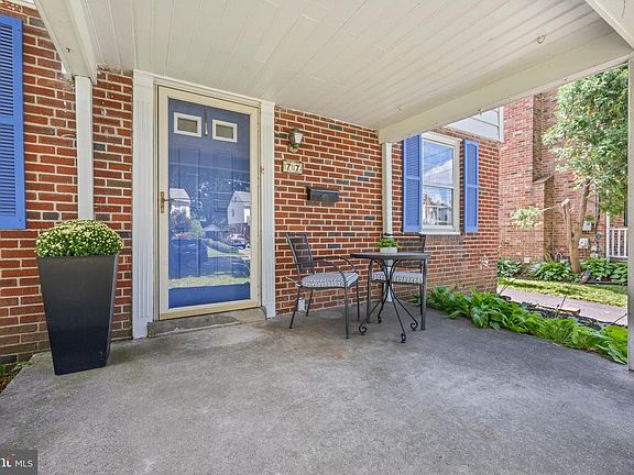 3rd image of 77 Forest Rd