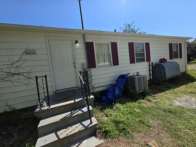 2082 Richmond Hwy — Photo 15