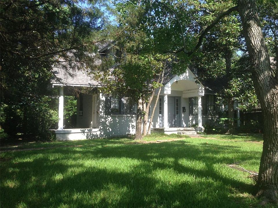 2nd image of 2346 College St #2350