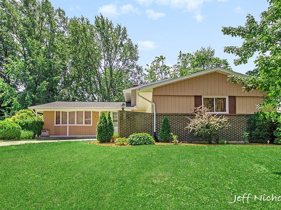 1st image of 1434 Morewood Dr SE