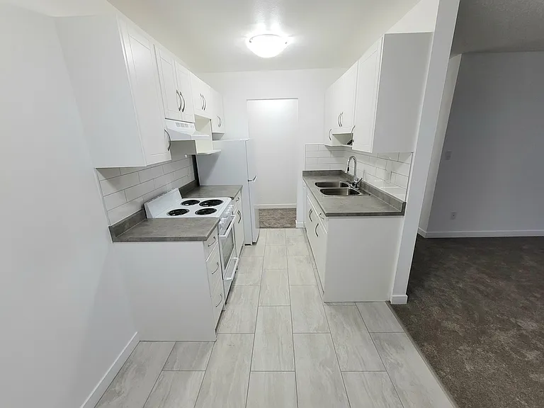 274 W 2nd St #207 — Photo 19