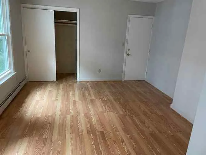 3 bed, 1200 sqft, $3,700 — Photo 3