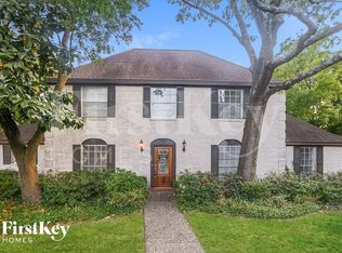 4146 Meadowbank Dr, Seabrook, TX 77586