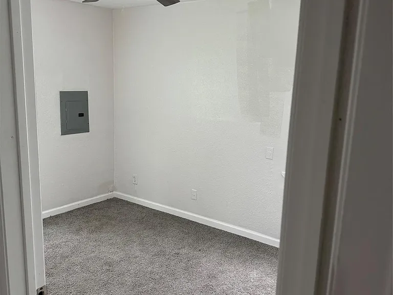 4215 Botany Ln — Photo 19