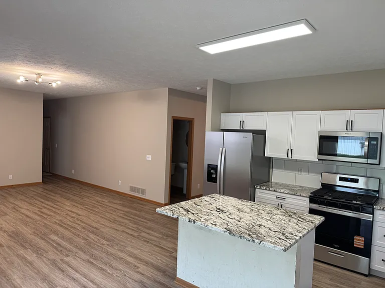 5009 S 194th Ave — Photo 7