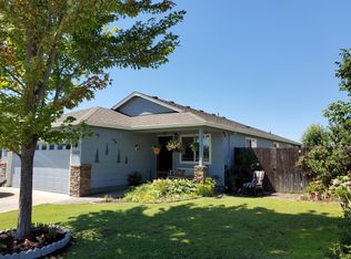 7853 27th St, White City, OR 97503