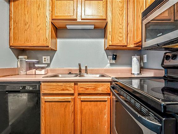 4th image of 1712 E 97th St APT C