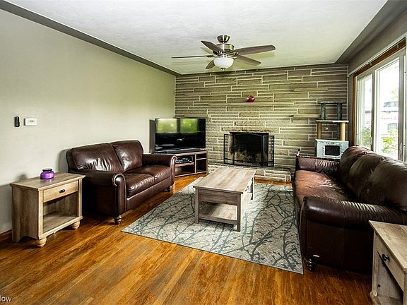 5th image of 203 Belmont Ave