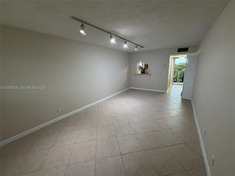 220 SW 9th Ave #402 — Photo 6