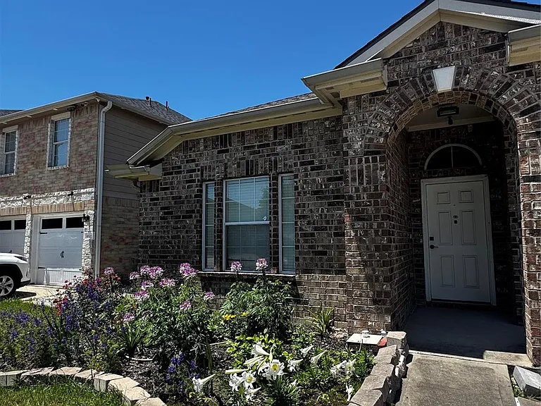 9311 Camelia Crest Ln — Photo 2