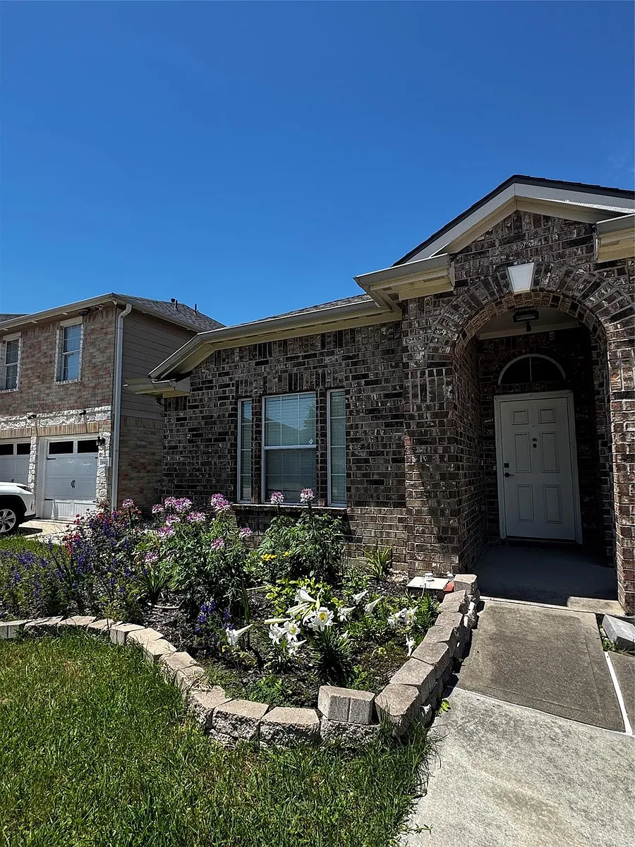 Building Photo - 9311 Camelia Crest Ln