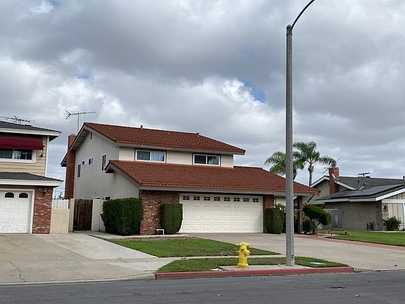 3rd image of 2541 E Diana Dr