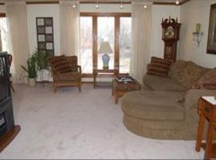 256 Cunningham Ln, Bloomingdale, IL