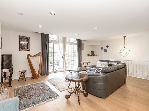 3rd image of 2635 Panorama Dr