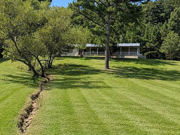5592 County Road 221, Collinsville, AL 35961