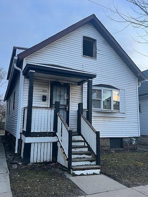 1st image of 319 East North AVENUE
