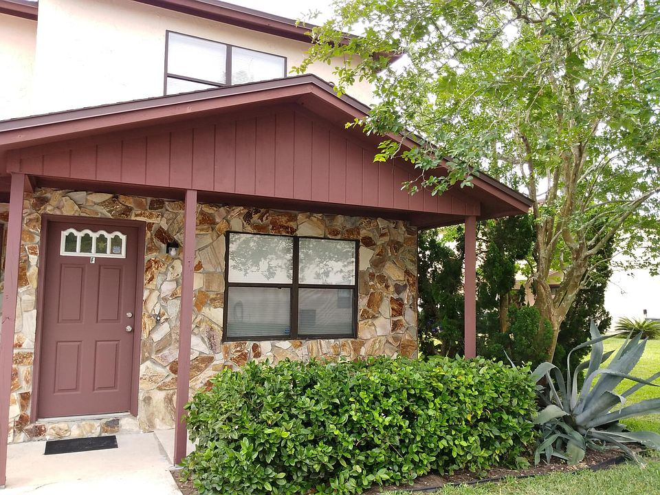 Two-story townhouse