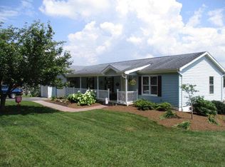 26 Harvey Dr, Pine Grove, PA 17963