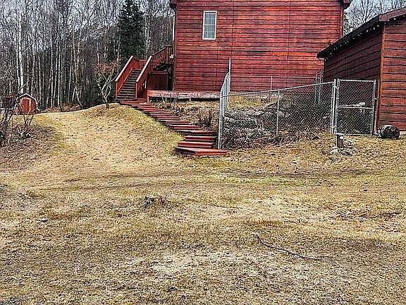 Side view from road