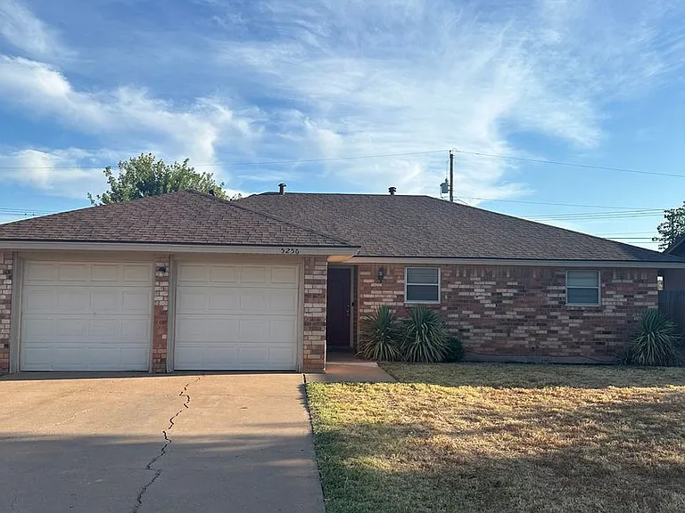 5256 Benbrook St — Photo 1