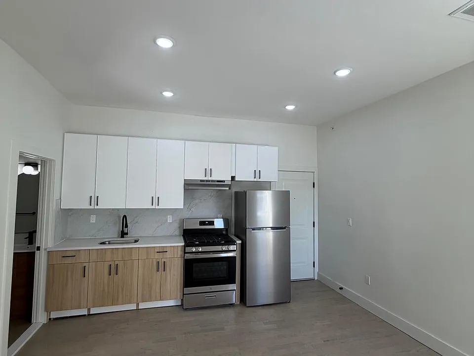 67 Lincoln Park #K