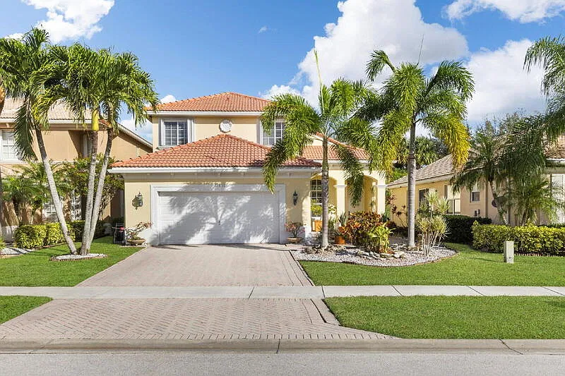 4 bed, 3.0 bath, 2058 sqft, $4,300 — Photo 2