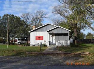810 S Yosemite St, Iowa Park, TX 76367