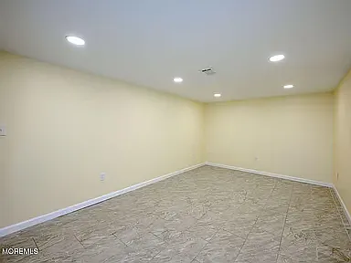 19 Princeton Dr — Photo 24