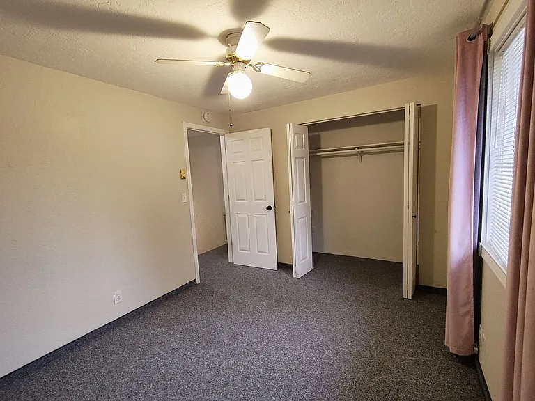 Nice Two Bedroom Duplex In Bethel Area — Photo 8