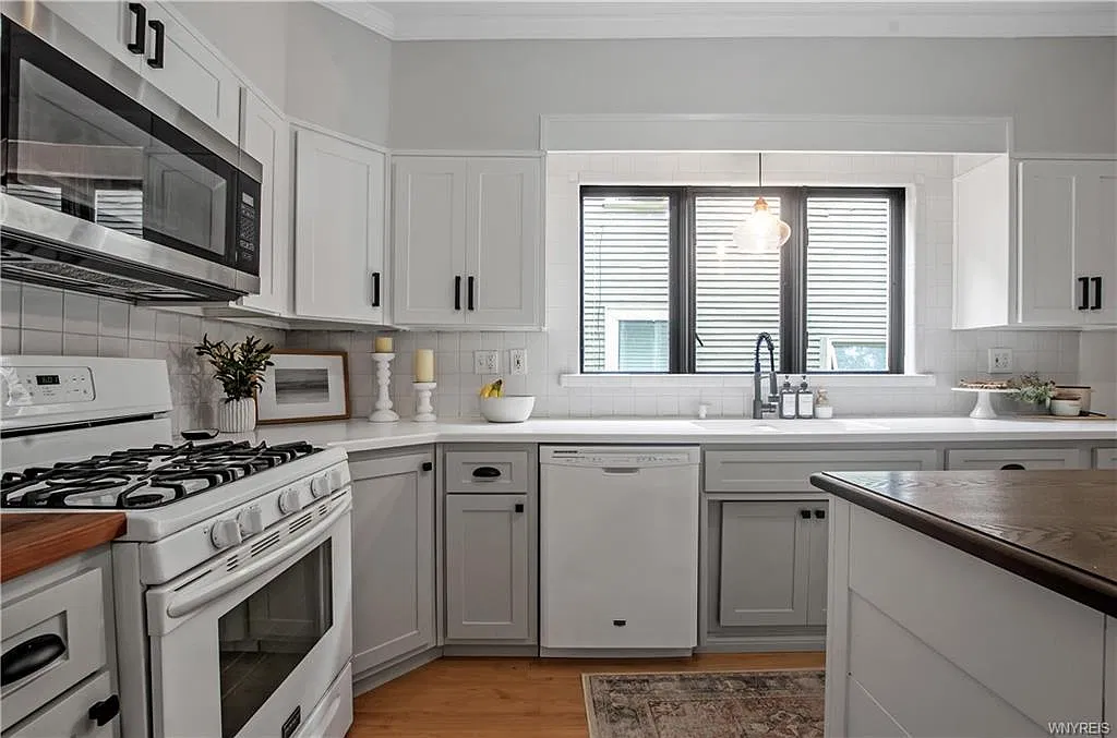2 bed, 2.5 bath, 2000 sqft, $2,250 — Photo 4