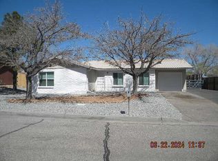 1725 Borealis Ave SE, Rio Rancho, NM 87124