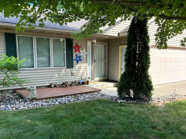 1505 Hillside Dr, Red Wing, MN 55066